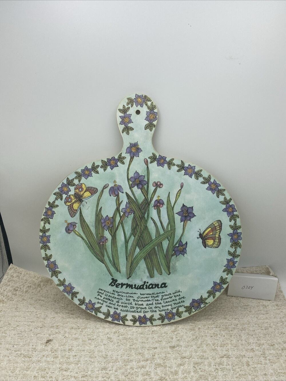 BERMUDIANA MADE IN ENGLAND SIGNED BY ARTIST-CORRADO-CUTTING BOARD